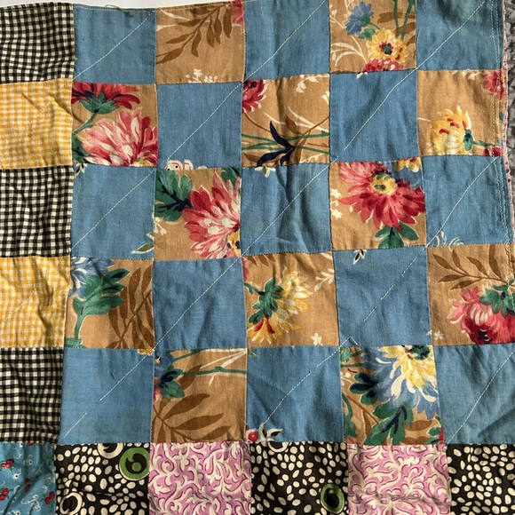 Colorful Patchwork Quilt - Picture 3 of 6